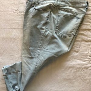 St. John Bay's Light Blue Jean Capris Size 16